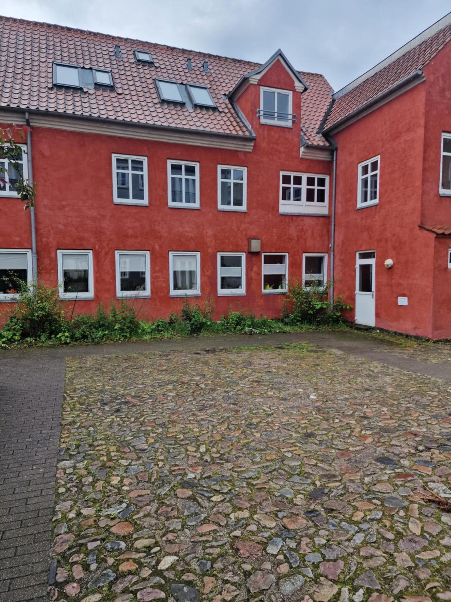 Apartment Paen Med Gratis Parkering *